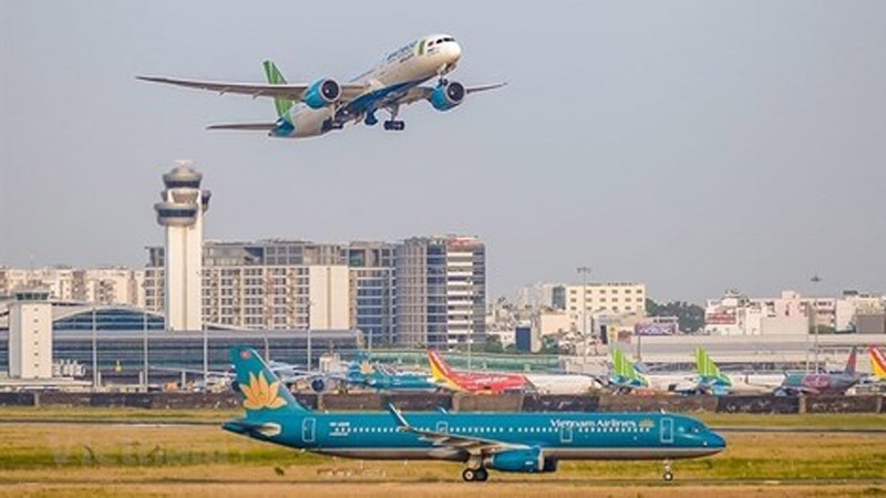 Vietnam should focus on key airport projects: experts